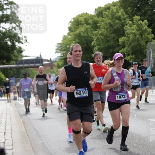 29.06.2025 - hella hamburg halbmarathon Jannik Wohlers http://msf.ph/oto/8141763 29.06.2025 10:43:56 Lombardsbrücke 1345, 1519, 2343, 2610, 3065, 4496, 5647, 5649, 5730, 5731, 6002, 7610, 7818, 7842, 8272, 8763, 9510, 10223, 10303, 10304, 11825, 11955, 12256, 12322, 12409, 12445, 12803, 12995, 13330, 13390, 13629, 13832, 13906, 13987, 14031, 14091, 14123, 14654, 14842, 14874, 15646, 16232, 16244, 16805, 17273, 17314, 17582, 17844, 17968 meine-sportfotos.de