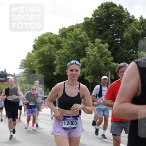29.06.2025 - hella hamburg halbmarathon Jannik Wohlers http://msf.ph/oto/8141792 29.06.2025 10:43:57 Lombardsbrücke 1345, 1519, 2343, 2610, 3065, 4496, 5647, 5649, 5730, 5731, 6002, 7216, 7818, 7842, 8272, 8763, 9510, 10223, 10303, 10304, 11825, 11955, 12256, 12322, 12409, 12445, 12803, 12995, 13262, 13330, 13390, 13629, 13832, 13906, 13987, 14031, 14091, 14123, 14654, 14874, 15646, 16232, 16244, 16805, 17273, 17314, 17582, 17844, 17968 meine-sportfotos.de
