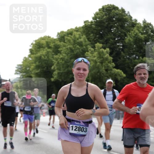 29.06.2025 - hella hamburg halbmarathon Jannik Wohlers http://msf.ph/oto/8141806 29.06.2025 10:43:58 Lombardsbrücke 1345, 1519, 2343, 2610, 3506, 4496, 5647, 5649, 5730, 5731, 6002, 7216, 7818, 7842, 8272, 8763, 9510, 10223, 10303, 10304, 10416, 11825, 11955, 12256, 12322, 12409, 12803, 12995, 13262, 13330, 13390, 13629, 13832, 13906, 13987, 14031, 14091, 14123, 14654, 14874, 15646, 16232, 16244, 16805, 17273, 17314, 17582, 17844, 17968 meine-sportfotos.de
