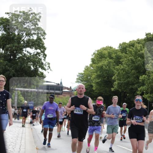29.06.2025 - hella hamburg halbmarathon Jannik Wohlers http://msf.ph/oto/8141823 29.06.2025 10:43:59 Lombardsbrücke 1345, 1519, 2343, 2610, 3506, 4496, 5647, 5649, 5730, 5731, 6002, 7216, 7818, 7842, 8272, 9510, 10223, 10303, 10304, 10416, 11825, 11955, 12256, 12322, 12409, 12803, 12995, 13262, 13288, 13330, 13390, 13629, 13832, 13906, 13987, 14031, 14091, 14123, 14654, 15646, 16232, 16244, 16805, 17273, 17314, 17844, 17968 meine-sportfotos.de