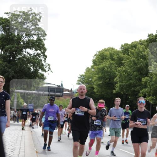 29.06.2025 - hella hamburg halbmarathon Jannik Wohlers http://msf.ph/oto/8141827 29.06.2025 10:43:59 Lombardsbrücke 1345, 1519, 2343, 2610, 3506, 4496, 5647, 5649, 5730, 5731, 6002, 7216, 7818, 7842, 8272, 9510, 10223, 10303, 10304, 10416, 11825, 11955, 12256, 12322, 12409, 12803, 12995, 13262, 13288, 13330, 13390, 13629, 13832, 13906, 13987, 14031, 14091, 14123, 14654, 15646, 16232, 16244, 16805, 17273, 17314, 17844, 17968 meine-sportfotos.de