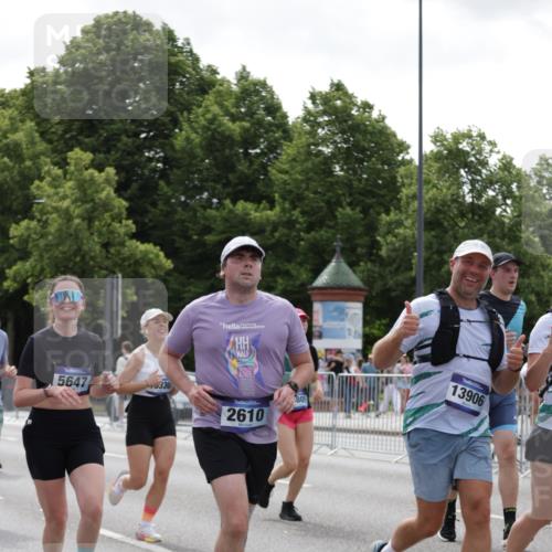 29.06.2025 - hella hamburg halbmarathon Jannik Wohlers http://msf.ph/oto/8141837 29.06.2025 10:43:59 Lombardsbrücke 1345, 1519, 2343, 2610, 3506, 4496, 5647, 5649, 5730, 5731, 6002, 7216, 7818, 7842, 8272, 9510, 10223, 10303, 10304, 10416, 11825, 11955, 12256, 12322, 12409, 12803, 12995, 13262, 13288, 13330, 13390, 13629, 13832, 13906, 13987, 14031, 14091, 14123, 14654, 15646, 16232, 16244, 16805, 17273, 17314, 17844, 17968 meine-sportfotos.de
