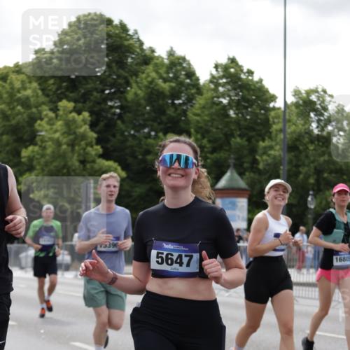 29.06.2025 - hella hamburg halbmarathon Jannik Wohlers http://msf.ph/oto/8141886 29.06.2025 10:44:01 Lombardsbrücke 1345, 1519, 2343, 2610, 3506, 4496, 5647, 5649, 6002, 7216, 7842, 8272, 9510, 10006, 10223, 10303, 10304, 10416, 11825, 11955, 12256, 12322, 12409, 12803, 12995, 13262, 13288, 13330, 13390, 13629, 13832, 13906, 13987, 14091, 14123, 14350, 14654, 14971, 15646, 16232, 16805, 17273, 17314, 17844, 17968 meine-sportfotos.de