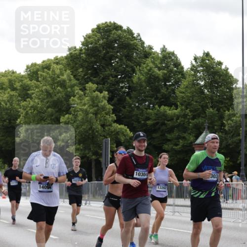 29.06.2025 - hella hamburg halbmarathon Jannik Wohlers http://msf.ph/oto/8141931 29.06.2025 10:44:03 Lombardsbrücke 1345, 1519, 2343, 2610, 3506, 4496, 5647, 5649, 6002, 7216, 7842, 8272, 9510, 9536, 10006, 10223, 10303, 10304, 10416, 11825, 12256, 12322, 12409, 12803, 12995, 13262, 13288, 13330, 13390, 13832, 13906, 14091, 14123, 14350, 14654, 14971, 15646, 16232, 16805, 17273, 17314, 17844, 17968 meine-sportfotos.de