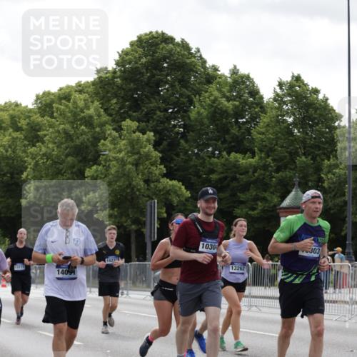29.06.2025 - hella hamburg halbmarathon Jannik Wohlers http://msf.ph/oto/8141936 29.06.2025 10:44:03 Lombardsbrücke 1345, 1519, 2343, 2610, 3506, 4496, 5647, 5649, 6002, 7216, 7842, 8272, 9510, 9536, 10006, 10223, 10303, 10304, 10416, 11825, 12256, 12322, 12409, 12803, 12995, 13262, 13288, 13330, 13390, 13832, 13906, 14091, 14123, 14350, 14654, 14971, 15646, 16232, 16805, 17273, 17314, 17844, 17968 meine-sportfotos.de