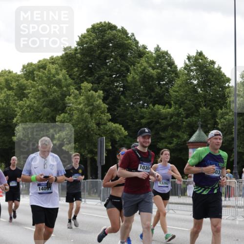 29.06.2025 - hella hamburg halbmarathon Jannik Wohlers http://msf.ph/oto/8141940 29.06.2025 10:44:04 Lombardsbrücke 1345, 1519, 2343, 2610, 3506, 4496, 5647, 5649, 6002, 7216, 7842, 8272, 9510, 9536, 10006, 10223, 10303, 10304, 10416, 11825, 12256, 12322, 12409, 12803, 12995, 13262, 13288, 13330, 13390, 13832, 13906, 14091, 14123, 14350, 14654, 14971, 15646, 16232, 16805, 17273, 17314, 17844, 17968, 18454, 18459 meine-sportfotos.de