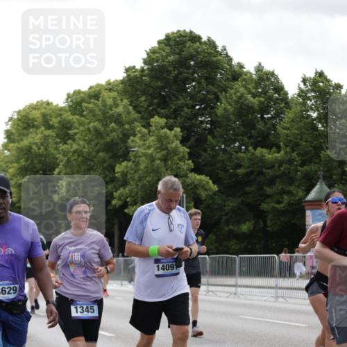 29.06.2025 - hella hamburg halbmarathon Jannik Wohlers http://msf.ph/oto/8141944 29.06.2025 10:44:04 Lombardsbrücke 1345, 1519, 2343, 2610, 3506, 4496, 5647, 5649, 6002, 7216, 7842, 8272, 9510, 9536, 10006, 10223, 10303, 10304, 10416, 11825, 12256, 12322, 12409, 12803, 12995, 13262, 13288, 13330, 13390, 13832, 13906, 14091, 14123, 14350, 14654, 14971, 15646, 16232, 16805, 17273, 17314, 17844, 17968, 18454, 18459 meine-sportfotos.de