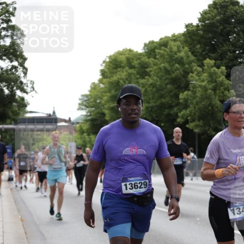 29.06.2025 - hella hamburg halbmarathon Jannik Wohlers http://msf.ph/oto/8141972 29.06.2025 10:44:05 Lombardsbrücke 1345, 1519, 2343, 2610, 3506, 4496, 4968, 5355, 5647, 5649, 6002, 7216, 7842, 8272, 9397, 9536, 10006, 10303, 10304, 10416, 11825, 12322, 12409, 12803, 12995, 13262, 13288, 13330, 13390, 13906, 14091, 14123, 14350, 14654, 14971, 15646, 16232, 16805, 17273, 17314, 17968, 18454, 18459 meine-sportfotos.de