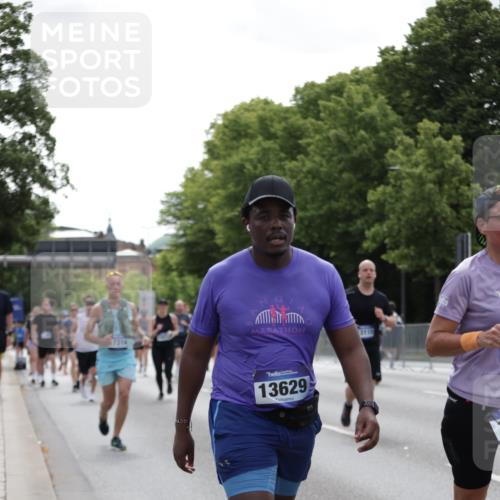 29.06.2025 - hella hamburg halbmarathon Jannik Wohlers http://msf.ph/oto/8141977 29.06.2025 10:44:05 Lombardsbrücke 1345, 1519, 2343, 2610, 3506, 4496, 4968, 5355, 5647, 5649, 6002, 7216, 7842, 8272, 9397, 9536, 10006, 10303, 10304, 10416, 11825, 12322, 12409, 12803, 12995, 13262, 13288, 13330, 13390, 13906, 14091, 14123, 14350, 14654, 14971, 15646, 16232, 16805, 17273, 17314, 17968, 18454, 18459 meine-sportfotos.de