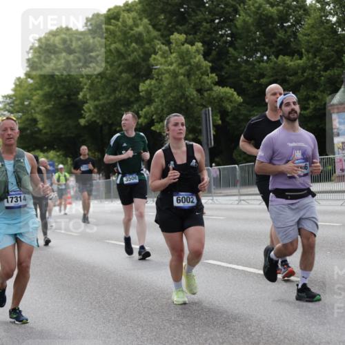 29.06.2025 - hella hamburg halbmarathon Jannik Wohlers http://msf.ph/oto/8142006 29.06.2025 10:44:08 Lombardsbrücke 1345, 2343, 2610, 3506, 4215, 4496, 4968, 5355, 5647, 5649, 6002, 7216, 9397, 9536, 10006, 10303, 10304, 10416, 11825, 12322, 12409, 13262, 13288, 13330, 13390, 13906, 14091, 14123, 14350, 14654, 14681, 14971, 15646, 16232, 16805, 17273, 17314, 17968, 18454, 18459, 19133 meine-sportfotos.de