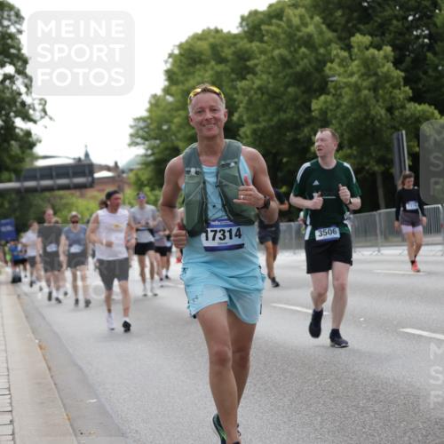 29.06.2025 - hella hamburg halbmarathon Jannik Wohlers http://msf.ph/oto/8142025 29.06.2025 10:44:09 Lombardsbrücke 1345, 2674, 3506, 4215, 4496, 4968, 5355, 5647, 5649, 6002, 7216, 9331, 9333, 9397, 9536, 10006, 10303, 10304, 10416, 11825, 12409, 13262, 13288, 13330, 13390, 13906, 14091, 14123, 14350, 14681, 14971, 15646, 16232, 16805, 17273, 17314, 17372, 17968, 18454, 18459, 19133 meine-sportfotos.de