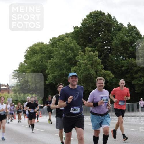 29.06.2025 - hella hamburg halbmarathon Jannik Wohlers http://msf.ph/oto/8142144 29.06.2025 10:44:20 Lombardsbrücke 1924, 2674, 4215, 4968, 5355, 6841, 6888, 8582, 9036, 9084, 9085, 9331, 9333, 9397, 9536, 10006, 10668, 11272, 12318, 13039, 13288, 14325, 14350, 14681, 14971, 15809, 16101, 16494, 16577, 17372, 18454, 18459, 19133 meine-sportfotos.de