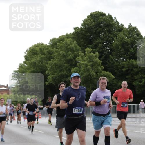 29.06.2025 - hella hamburg halbmarathon Jannik Wohlers http://msf.ph/oto/8142149 29.06.2025 10:44:20 Lombardsbrücke 1924, 2674, 4215, 4968, 5355, 6841, 6888, 8582, 9036, 9084, 9085, 9331, 9333, 9397, 9536, 10006, 10668, 11272, 12318, 13039, 13288, 14325, 14350, 14681, 14971, 15809, 16101, 16494, 16577, 17372, 18454, 18459, 19133 meine-sportfotos.de