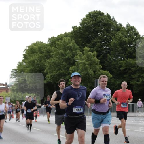 29.06.2025 - hella hamburg halbmarathon Jannik Wohlers http://msf.ph/oto/8142154 29.06.2025 10:44:20 Lombardsbrücke 1924, 2674, 4215, 4968, 5355, 6841, 6888, 8582, 9036, 9084, 9085, 9331, 9333, 9397, 9536, 10006, 10668, 11272, 12318, 13039, 13288, 14325, 14350, 14681, 14971, 15809, 16101, 16494, 16577, 17372, 18454, 18459, 19133 meine-sportfotos.de