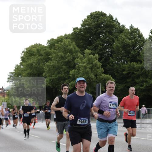 29.06.2025 - hella hamburg halbmarathon Jannik Wohlers http://msf.ph/oto/8142168 29.06.2025 10:44:21 Lombardsbrücke 1273, 1924, 2674, 4215, 4968, 5355, 6841, 6888, 8582, 9036, 9084, 9085, 9331, 9333, 9397, 9536, 10006, 10668, 11272, 12318, 13039, 14325, 14350, 14681, 14971, 15809, 16101, 16494, 16577, 17372, 18454, 18459, 19133 meine-sportfotos.de