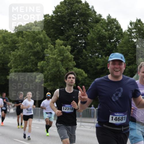 29.06.2025 - hella hamburg halbmarathon Jannik Wohlers http://msf.ph/oto/8142192 29.06.2025 10:44:22 Lombardsbrücke 1273, 1629, 1924, 2674, 3570, 4215, 4275, 4968, 5355, 6841, 6888, 8582, 9036, 9084, 9085, 9331, 9333, 9397, 9536, 10668, 11272, 12318, 13039, 13261, 14325, 14350, 14681, 15809, 16101, 16494, 16577, 17372, 18454, 18459, 19133 meine-sportfotos.de
