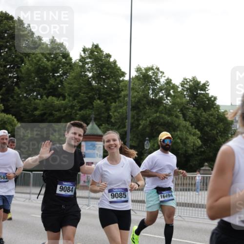 29.06.2025 - hella hamburg halbmarathon Jannik Wohlers http://msf.ph/oto/8142301 29.06.2025 10:44:25 Lombardsbrücke 1273, 1629, 1924, 2674, 3570, 4215, 4275, 4968, 5355, 6841, 6888, 8582, 9036, 9084, 9085, 9331, 9333, 9397, 10668, 10707, 11272, 12318, 13039, 13261, 13580, 14325, 14681, 15809, 16101, 16494, 16577, 16850, 17372, 18454, 18459, 19133 meine-sportfotos.de