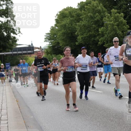 29.06.2025 - hella hamburg halbmarathon Jannik Wohlers http://msf.ph/oto/8142384 29.06.2025 10:44:30 Lombardsbrücke 1024, 1273, 1629, 1924, 2007, 2674, 2779, 3570, 4275, 6841, 6888, 8582, 8907, 9036, 9084, 9085, 9331, 9333, 10562, 10566, 10668, 10707, 11272, 12198, 12318, 12394, 13039, 13261, 13580, 14325, 15809, 16101, 16494, 16577, 16850, 17372, 17521, 18084, 18230, 18294 meine-sportfotos.de