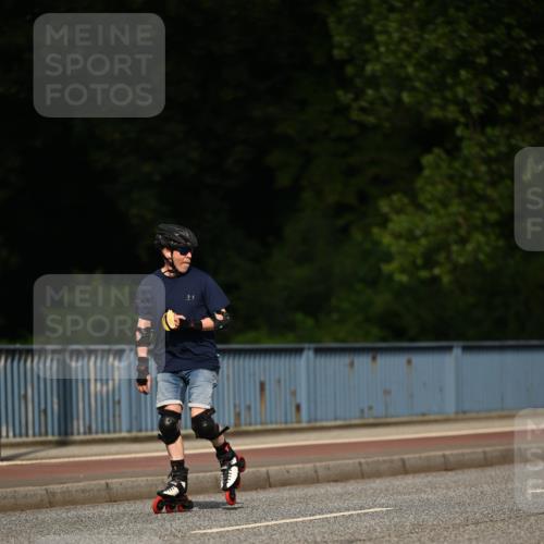 29.06.2025 - hella hamburg halbmarathon Dr. Thomas Lammeyer http://msf.ph/oto/8142407 29.06.2025 09:00:46 Kennedybrücke  meine-sportfotos.de