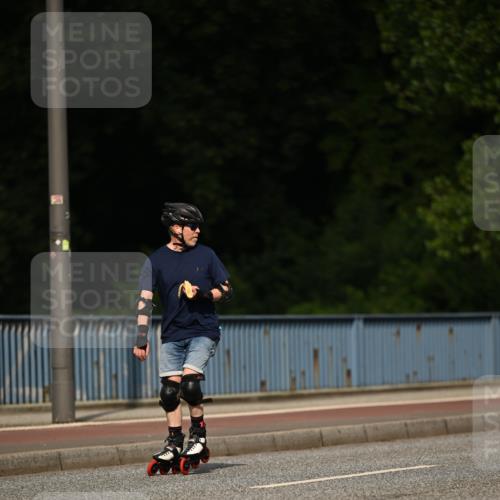 29.06.2025 - hella hamburg halbmarathon Dr. Thomas Lammeyer http://msf.ph/oto/8142415 29.06.2025 09:00:46 Kennedybrücke  meine-sportfotos.de
