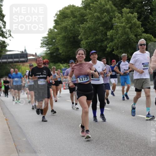 29.06.2025 - hella hamburg halbmarathon Jannik Wohlers http://msf.ph/oto/8142427 29.06.2025 10:44:30 Lombardsbrücke 1024, 1273, 1629, 1924, 2007, 2674, 2779, 3570, 4275, 6841, 6888, 8582, 8907, 9036, 9084, 9085, 9331, 9333, 10562, 10566, 10668, 10707, 11272, 12198, 12318, 12394, 13039, 13261, 13580, 14325, 15809, 16101, 16494, 16577, 16850, 17372, 17521, 18084, 18230, 18294 meine-sportfotos.de