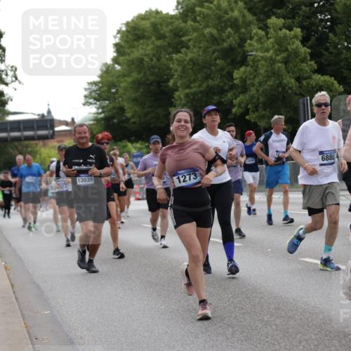 29.06.2025 - hella hamburg halbmarathon Jannik Wohlers http://msf.ph/oto/8142434 29.06.2025 10:44:30 Lombardsbrücke 1024, 1273, 1629, 1924, 2007, 2674, 2779, 3570, 4275, 6841, 6888, 8582, 8907, 9036, 9084, 9085, 9331, 9333, 10562, 10566, 10668, 10707, 11272, 12198, 12318, 12394, 13039, 13261, 13580, 14325, 15809, 16101, 16494, 16577, 16850, 17372, 17521, 18084, 18230, 18294 meine-sportfotos.de