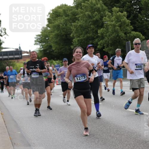 29.06.2025 - hella hamburg halbmarathon Jannik Wohlers http://msf.ph/oto/8142439 29.06.2025 10:44:30 Lombardsbrücke 1024, 1273, 1629, 1924, 2007, 2674, 2779, 3570, 4275, 6841, 6888, 8582, 8907, 9036, 9084, 9085, 9331, 9333, 10562, 10566, 10668, 10707, 11272, 12198, 12318, 12394, 13039, 13261, 13580, 14325, 15809, 16101, 16494, 16577, 16850, 17372, 17521, 18084, 18230, 18294 meine-sportfotos.de
