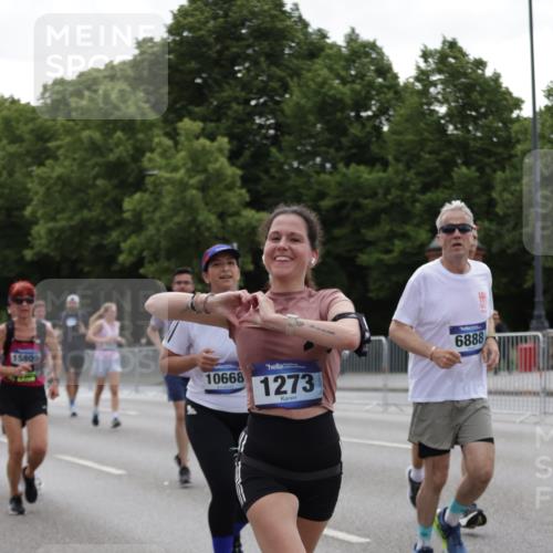 29.06.2025 - hella hamburg halbmarathon Jannik Wohlers http://msf.ph/oto/8142453 29.06.2025 10:44:31 Lombardsbrücke 1024, 1273, 1629, 1924, 2007, 2779, 3570, 4275, 6841, 6888, 8582, 8907, 9036, 9084, 9085, 10562, 10566, 10668, 10707, 11272, 12198, 12318, 12394, 13039, 13261, 13580, 14325, 15809, 16101, 16494, 16577, 16850, 17521, 18084, 18230, 18294 meine-sportfotos.de