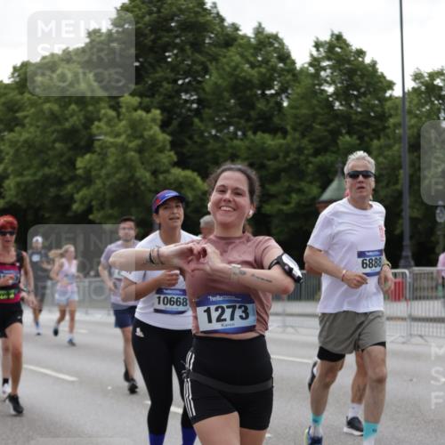 29.06.2025 - hella hamburg halbmarathon Jannik Wohlers http://msf.ph/oto/8142457 29.06.2025 10:44:32 Lombardsbrücke 1024, 1273, 1629, 1924, 2007, 2779, 3570, 4275, 6841, 6888, 7912, 8582, 8907, 9036, 9084, 9085, 10562, 10566, 10668, 10707, 11272, 12198, 12318, 12332, 12394, 13039, 13261, 13580, 14325, 15458, 15809, 16101, 16494, 16577, 16850, 17521, 18084, 18230, 18294 meine-sportfotos.de