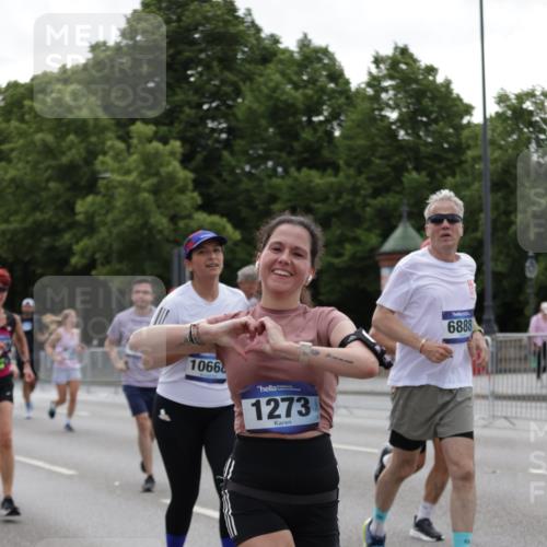 29.06.2025 - hella hamburg halbmarathon Jannik Wohlers http://msf.ph/oto/8142462 29.06.2025 10:44:32 Lombardsbrücke 1024, 1273, 1629, 1924, 2007, 2779, 3570, 4275, 6841, 6888, 7912, 8582, 8907, 9036, 9084, 9085, 10562, 10566, 10668, 10707, 11272, 12198, 12318, 12332, 12394, 13039, 13261, 13580, 14325, 15458, 15809, 16101, 16494, 16577, 16850, 17521, 18084, 18230, 18294 meine-sportfotos.de