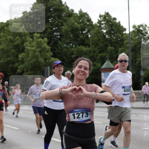 29.06.2025 - hella hamburg halbmarathon Jannik Wohlers http://msf.ph/oto/8142466 29.06.2025 10:44:32 Lombardsbrücke 1024, 1273, 1629, 1924, 2007, 2779, 3570, 4275, 6841, 6888, 7912, 8582, 8907, 9036, 9084, 9085, 10562, 10566, 10668, 10707, 11272, 12198, 12318, 12332, 12394, 13039, 13261, 13580, 14325, 15458, 15809, 16101, 16494, 16577, 16850, 17521, 18084, 18230, 18294 meine-sportfotos.de