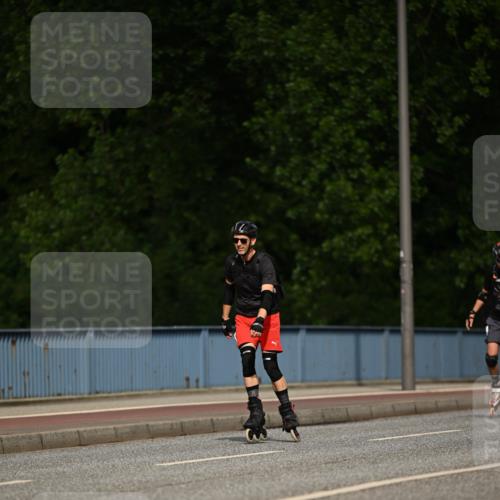 29.06.2025 - hella hamburg halbmarathon Dr. Thomas Lammeyer http://msf.ph/oto/8142485 29.06.2025 09:00:49 Kennedybrücke  meine-sportfotos.de