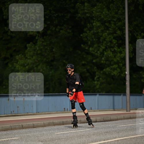 29.06.2025 - hella hamburg halbmarathon Dr. Thomas Lammeyer http://msf.ph/oto/8142492 29.06.2025 09:00:49 Kennedybrücke  meine-sportfotos.de