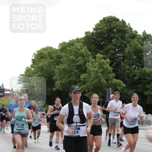 29.06.2025 - hella hamburg halbmarathon Jannik Wohlers http://msf.ph/oto/8142538 29.06.2025 10:44:36 Lombardsbrücke 1024, 1273, 1629, 1685, 1924, 2007, 2779, 3570, 4275, 4337, 5190, 6509, 6841, 6888, 7699, 7912, 8582, 8594, 8762, 8907, 9036, 10562, 10566, 10668, 10707, 12198, 12332, 12334, 12394, 13039, 13261, 13580, 14325, 14777, 15458, 15809, 16101, 16494, 16850, 17521, 18084, 18230, 18294 meine-sportfotos.de