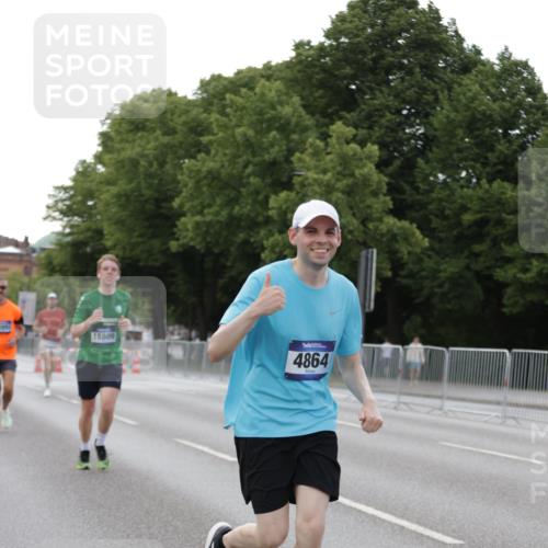 29.06.2025 - hella hamburg halbmarathon Jannik Wohlers http://msf.ph/oto/8142539 29.06.2025 10:07:34 Lombardsbrücke 1079, 1527, 2309, 3328, 4228, 4864, 5100, 5287, 6918, 7348, 8585, 9071, 9966, 10703, 12789, 12893, 13458, 15785, 16539, 16809, 16915, 18270, 18325, 18531 meine-sportfotos.de
