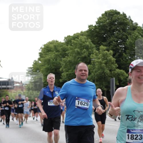29.06.2025 - hella hamburg halbmarathon Jannik Wohlers http://msf.ph/oto/8142628 29.06.2025 10:44:38 Lombardsbrücke 1024, 1273, 1629, 1685, 1924, 2007, 2779, 3570, 4186, 4275, 4337, 5190, 6509, 6841, 6888, 7699, 7912, 8582, 8594, 8762, 8907, 9036, 10562, 10566, 10668, 10707, 12198, 12332, 12334, 12394, 13039, 13261, 13580, 14325, 14758, 14777, 15458, 15750, 15998, 16101, 16850, 17521, 18084, 18230, 18294 meine-sportfotos.de