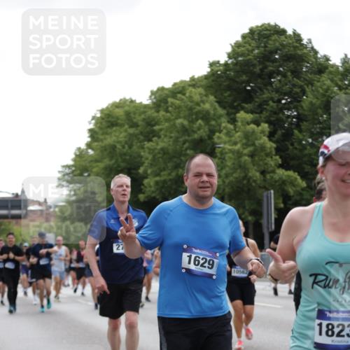 29.06.2025 - hella hamburg halbmarathon Jannik Wohlers http://msf.ph/oto/8142634 29.06.2025 10:44:38 Lombardsbrücke 1024, 1273, 1629, 1685, 1924, 2007, 2779, 3570, 4186, 4275, 4337, 5190, 6509, 6841, 6888, 7699, 7912, 8582, 8594, 8762, 8907, 9036, 10562, 10566, 10668, 10707, 12198, 12332, 12334, 12394, 13039, 13261, 13580, 14325, 14758, 14777, 15458, 15750, 15998, 16101, 16850, 17521, 18084, 18230, 18294 meine-sportfotos.de
