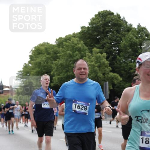 29.06.2025 - hella hamburg halbmarathon Jannik Wohlers http://msf.ph/oto/8142641 29.06.2025 10:44:38 Lombardsbrücke 1024, 1273, 1629, 1685, 1924, 2007, 2779, 3570, 4186, 4275, 4337, 5190, 6509, 6841, 6888, 7699, 7912, 8582, 8594, 8762, 8907, 9036, 10562, 10566, 10668, 10707, 12198, 12332, 12334, 12394, 13039, 13261, 13580, 14325, 14758, 14777, 15458, 15750, 15998, 16101, 16850, 17521, 18084, 18230, 18294 meine-sportfotos.de