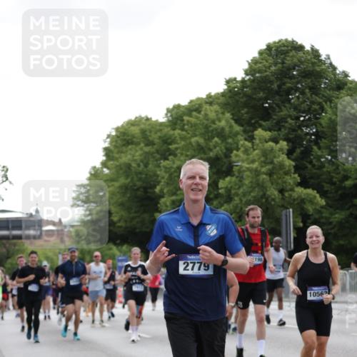 29.06.2025 - hella hamburg halbmarathon Jannik Wohlers http://msf.ph/oto/8142678 29.06.2025 10:44:39 Lombardsbrücke 1024, 1273, 1629, 1685, 1924, 2007, 2779, 3570, 4186, 4275, 4337, 5190, 6509, 6841, 6888, 7699, 7912, 8594, 8762, 8907, 9036, 10562, 10566, 10668, 10707, 12198, 12332, 12334, 12394, 13039, 13261, 13580, 14758, 14777, 15458, 15750, 15751, 15998, 16850, 17521, 18084, 18230, 18294 meine-sportfotos.de