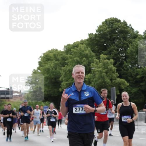 29.06.2025 - hella hamburg halbmarathon Jannik Wohlers http://msf.ph/oto/8142689 29.06.2025 10:44:40 Lombardsbrücke 1024, 1273, 1629, 1685, 1924, 2007, 2779, 3570, 4186, 4275, 4337, 5190, 6509, 6841, 6888, 7699, 7912, 8594, 8762, 8907, 9036, 10562, 10566, 10668, 10707, 11393, 12198, 12332, 12334, 12394, 13039, 13261, 13580, 14758, 14777, 15458, 15750, 15751, 15998, 16850, 17521, 18084, 18230, 18294 meine-sportfotos.de