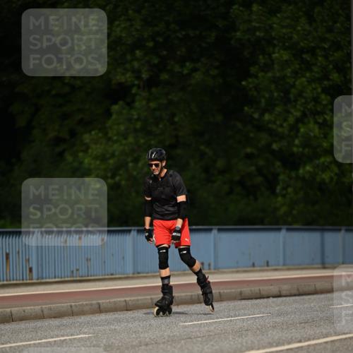 29.06.2025 - hella hamburg halbmarathon Dr. Thomas Lammeyer http://msf.ph/oto/8142742 29.06.2025 09:00:49 Kennedybrücke  meine-sportfotos.de