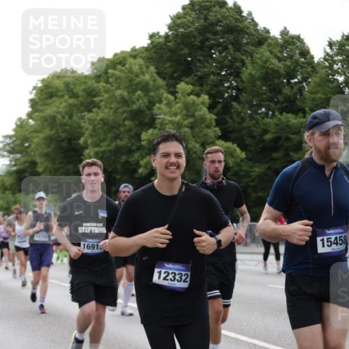 29.06.2025 - hella hamburg halbmarathon Jannik Wohlers http://msf.ph/oto/8142767 29.06.2025 10:44:46 Lombardsbrücke 1024, 1685, 1798, 2007, 2779, 3160, 3164, 3879, 3993, 4099, 4102, 4186, 4337, 4504, 4820, 4851, 5099, 5108, 5190, 5636, 6509, 6788, 6980, 7699, 7912, 8594, 8605, 8762, 8907, 10562, 10566, 11314, 11393, 11473, 11474, 12198, 12332, 12334, 12394, 12415, 12793, 12905, 13555, 13580, 14002, 14410, 14513, 14758, 14777, 15458, 15750, 15751, 15998, 16850, 17521, 18084, 18230, 18294 meine-sportfotos.de