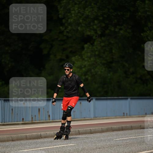 29.06.2025 - hella hamburg halbmarathon Dr. Thomas Lammeyer http://msf.ph/oto/8142776 29.06.2025 09:00:50 Kennedybrücke  meine-sportfotos.de