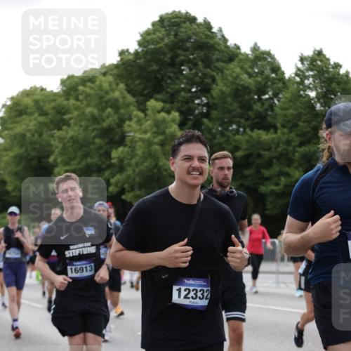 29.06.2025 - hella hamburg halbmarathon Jannik Wohlers http://msf.ph/oto/8142788 29.06.2025 10:44:47 Lombardsbrücke 1024, 1685, 1798, 2007, 2779, 3160, 3164, 3879, 3993, 4099, 4102, 4186, 4337, 4504, 4820, 4851, 5099, 5108, 5190, 5636, 6509, 6763, 6788, 6980, 7699, 7912, 8594, 8605, 8762, 8907, 10562, 10566, 11119, 11314, 11393, 11473, 11474, 12198, 12332, 12334, 12394, 12415, 12793, 12856, 12905, 13555, 14002, 14185, 14410, 14513, 14758, 14777, 15011, 15450, 15458, 15750, 15751, 15998, 17521, 18084, 18230, 18294 meine-sportfotos.de