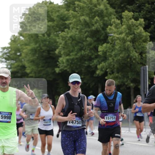 29.06.2025 - hella hamburg halbmarathon Jannik Wohlers http://msf.ph/oto/8142813 29.06.2025 10:44:49 Lombardsbrücke 1685, 1798, 3160, 3164, 3879, 3993, 4099, 4102, 4186, 4337, 4504, 4820, 4851, 5099, 5108, 5190, 5636, 5949, 6509, 6763, 6788, 6911, 6980, 7699, 7912, 8594, 8605, 8762, 10225, 10562, 10566, 11119, 11314, 11393, 11473, 11474, 11725, 12198, 12332, 12334, 12415, 12793, 12856, 12878, 12905, 13555, 14002, 14185, 14379, 14410, 14513, 14742, 14758, 14777, 15011, 15450, 15458, 15517, 15557, 15750, 15751, 15998, 17521, 18084, 18294 meine-sportfotos.de