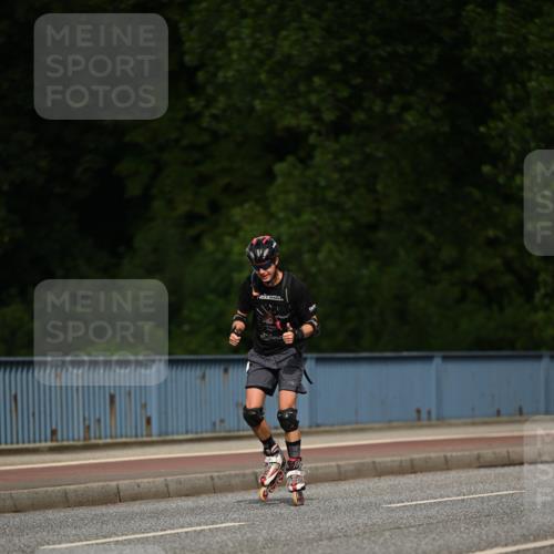 29.06.2025 - hella hamburg halbmarathon Dr. Thomas Lammeyer http://msf.ph/oto/8142819 29.06.2025 09:00:51 Kennedybrücke  meine-sportfotos.de