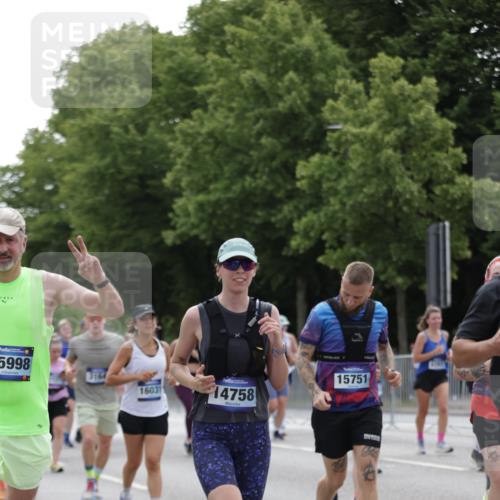 29.06.2025 - hella hamburg halbmarathon Jannik Wohlers http://msf.ph/oto/8142824 29.06.2025 10:44:49 Lombardsbrücke 1685, 1798, 3160, 3164, 3879, 3993, 4099, 4102, 4186, 4337, 4504, 4820, 4851, 5099, 5108, 5190, 5636, 5949, 6509, 6763, 6788, 6911, 6980, 7699, 7912, 8594, 8605, 8762, 10225, 10562, 10566, 11119, 11314, 11393, 11473, 11474, 11725, 12198, 12332, 12334, 12415, 12793, 12856, 12878, 12905, 13555, 14002, 14185, 14379, 14410, 14513, 14742, 14758, 14777, 15011, 15450, 15458, 15517, 15557, 15750, 15751, 15998, 17521, 18084, 18294 meine-sportfotos.de