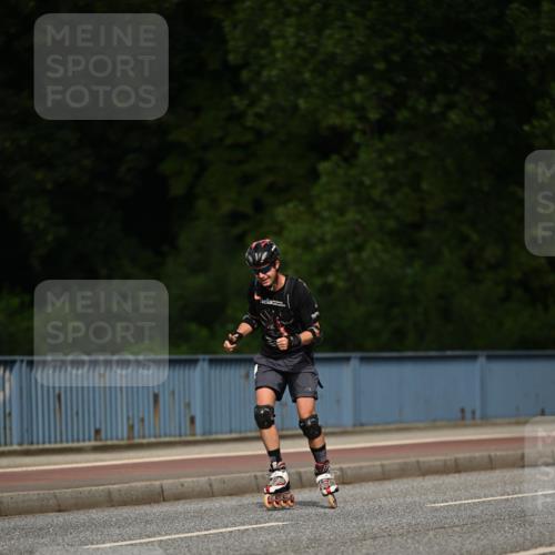 29.06.2025 - hella hamburg halbmarathon Dr. Thomas Lammeyer http://msf.ph/oto/8142828 29.06.2025 09:00:51 Kennedybrücke  meine-sportfotos.de