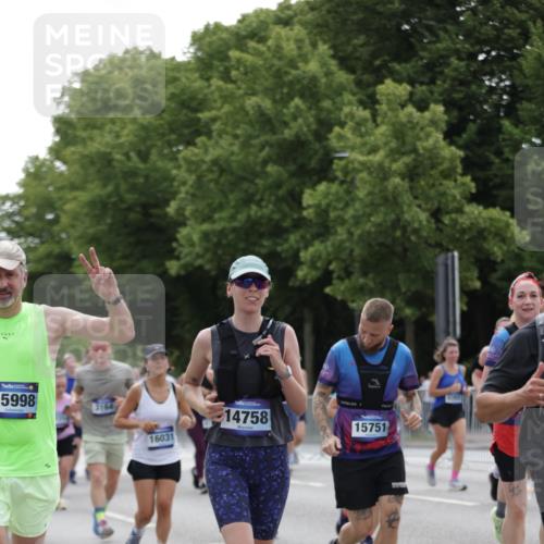 29.06.2025 - hella hamburg halbmarathon Jannik Wohlers http://msf.ph/oto/8142832 29.06.2025 10:44:49 Lombardsbrücke 1685, 1798, 3160, 3164, 3879, 3993, 4099, 4102, 4186, 4337, 4504, 4820, 4851, 5099, 5108, 5190, 5636, 5949, 6509, 6763, 6788, 6911, 6980, 7699, 7912, 8594, 8605, 8762, 10225, 10562, 10566, 11119, 11314, 11393, 11473, 11474, 11725, 12198, 12332, 12334, 12415, 12793, 12856, 12878, 12905, 13555, 14002, 14185, 14379, 14410, 14513, 14742, 14758, 14777, 15011, 15450, 15458, 15517, 15557, 15750, 15751, 15998, 17521, 18084, 18294 meine-sportfotos.de