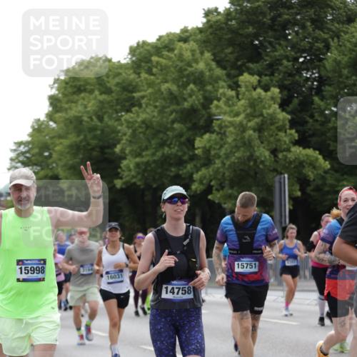 29.06.2025 - hella hamburg halbmarathon Jannik Wohlers http://msf.ph/oto/8142847 29.06.2025 10:44:49 Lombardsbrücke 1685, 1798, 3160, 3164, 3879, 3993, 4099, 4102, 4186, 4337, 4504, 4820, 4851, 5099, 5108, 5190, 5636, 5949, 6509, 6763, 6788, 6911, 6980, 7699, 7912, 8594, 8605, 8762, 10225, 10562, 10566, 11119, 11314, 11393, 11473, 11474, 11725, 12198, 12332, 12334, 12415, 12793, 12856, 12878, 12905, 13555, 14002, 14185, 14379, 14410, 14513, 14742, 14758, 14777, 15011, 15450, 15458, 15517, 15557, 15750, 15751, 15998, 17521, 18084, 18294 meine-sportfotos.de